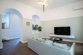 Chic 1BR Sololaki Center Retreat - By Wehost